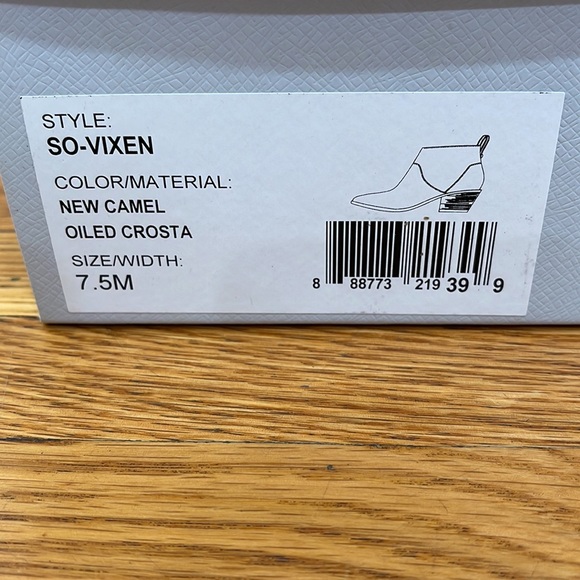 SOLE SOCIETY Women’s suede beige booties. Size 7. - Picture 6 of 10